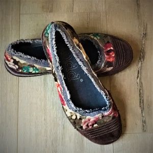 Mudd - Colorful and fun flats!